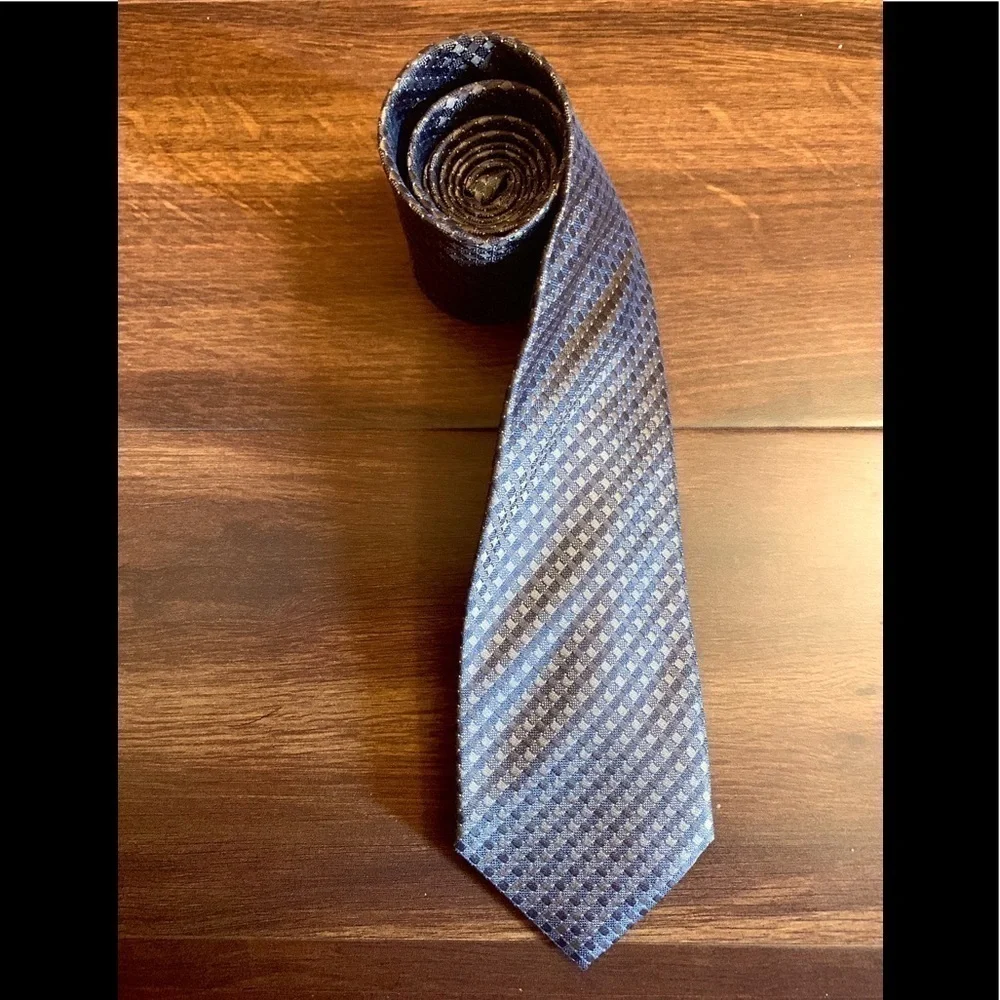KENNETH COLE REACTION Brown Silk Necktie